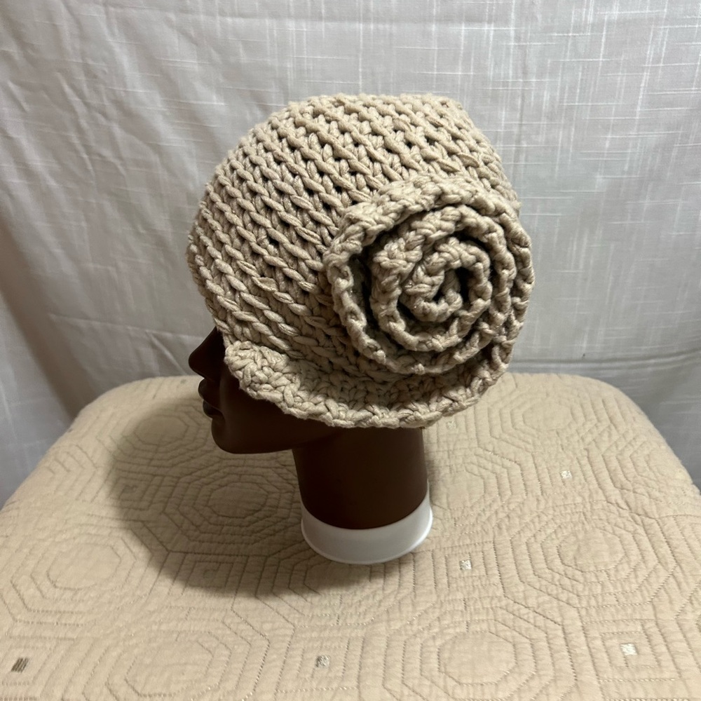 Crochet hat NWOT